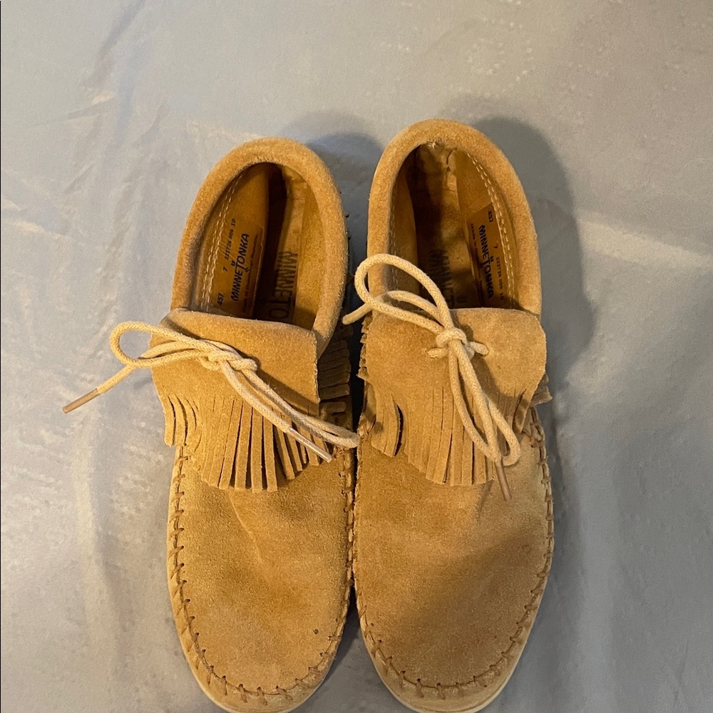 Minnetonka Tan Suede Fringe Loafers